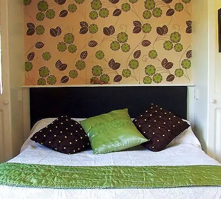 O'sheas Ceol Na Habhann Kenmare