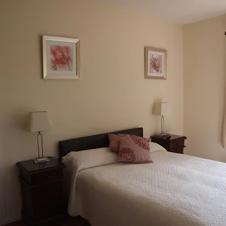 O'sheas Ceol Na Habhann Kenmare