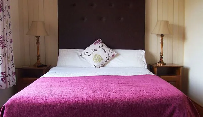 O'sheas Ceol Na Habhann B&B