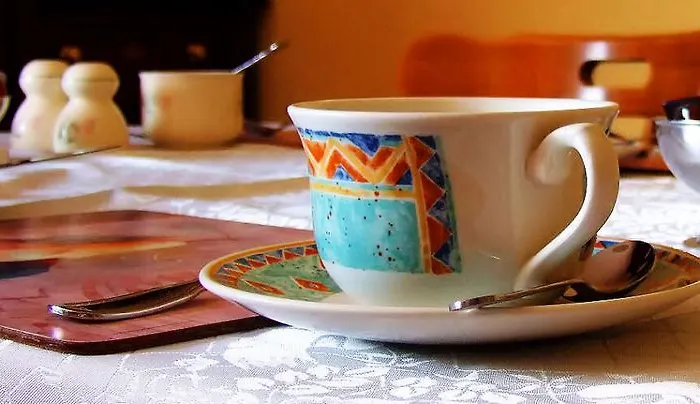 לינה וארוחת בוקר O'sheas Ceol Na Habhann קנמארה